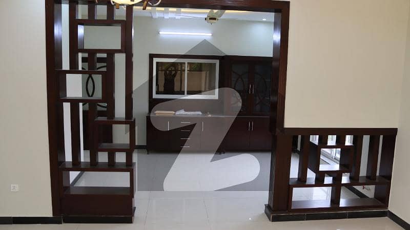 ایف ۔ 7 اسلام آباد میں 6 کمروں کا 1 کنال مکان 26.5 کروڑ میں برائے فروخت۔