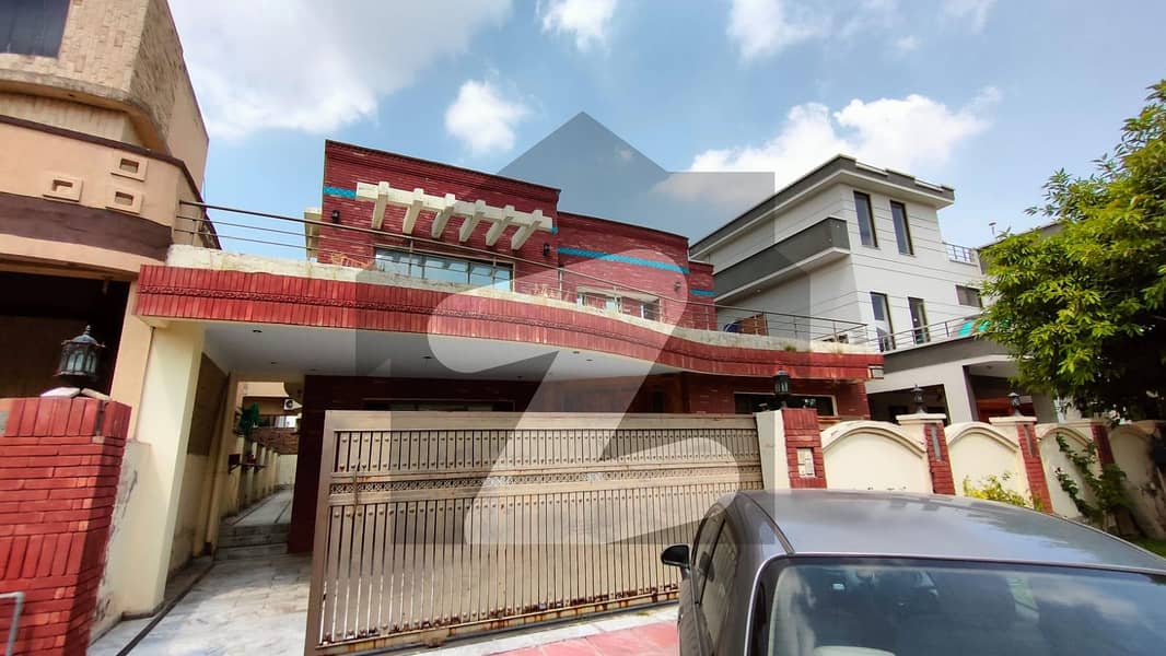 Prime Location House Of 1 Kanal Is Available For sale In DHA Phase 1 - Sector A