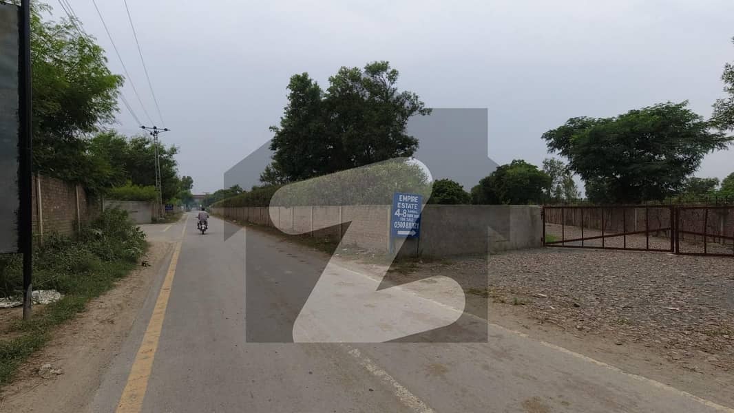 بیدیاں روڈ لاہور میں 4 کمروں کا 10 کنال فارم ہاؤس 12 کروڑ میں برائے فروخت۔