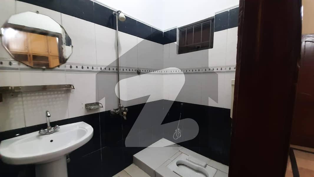 یوسف کالونی راولپنڈی میں 5 کمروں کا 7 مرلہ مکان 2 کروڑ میں برائے فروخت۔