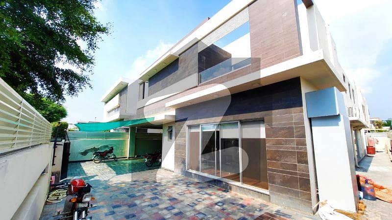 Modern Design Kanal Like New Full Bungalow For Rent