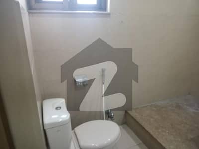 Ph 3 1 Kanal Upper Portion Furnished 3 Bad, With Attached Bath, Lounge, Kitchen, Store Separate Gate