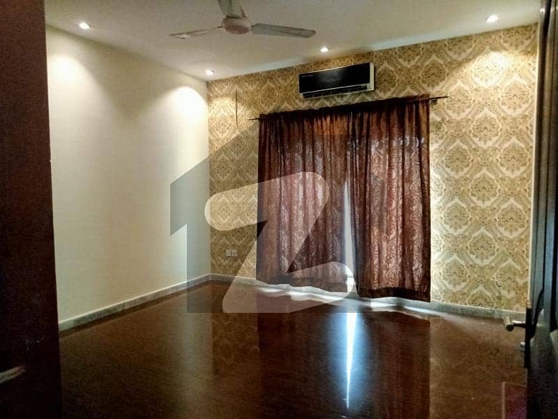 10 Marla Upper Portion Rent In Dha Phase 5 Nice Location