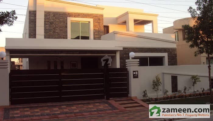 Beautiful Use House Available For Sale In Posh Area Of Phase 2