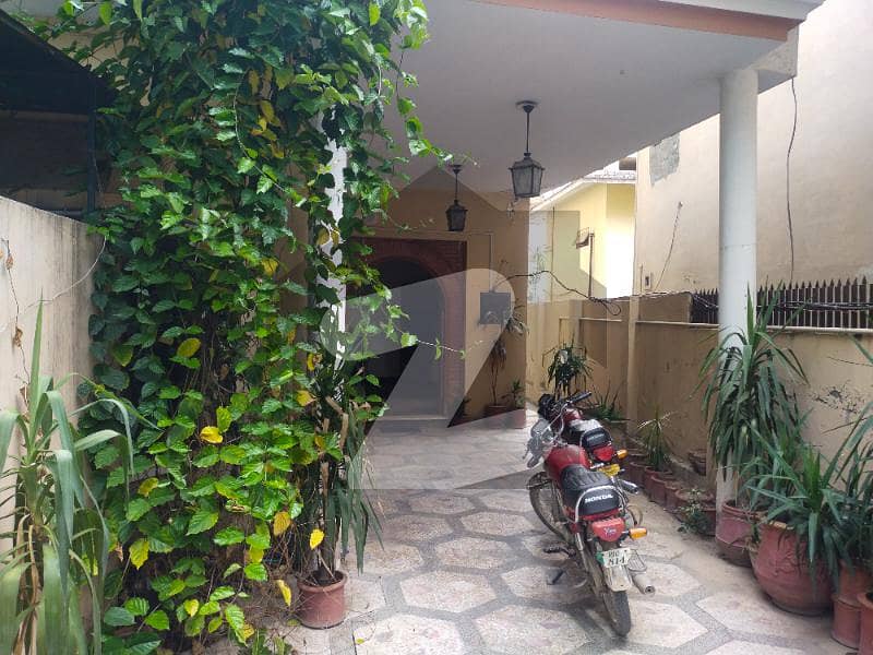 لالہ زار راولپنڈی میں 5 کمروں کا 10 مرلہ مکان 1.9 کروڑ میں برائے فروخت۔
