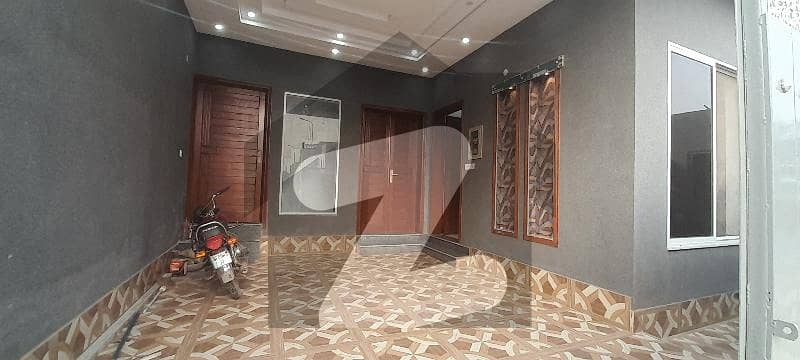 ماڈل سٹی ون کینال روڈ فیصل آباد میں 3 کمروں کا 5 مرلہ مکان 1.65 کروڑ میں برائے فروخت۔