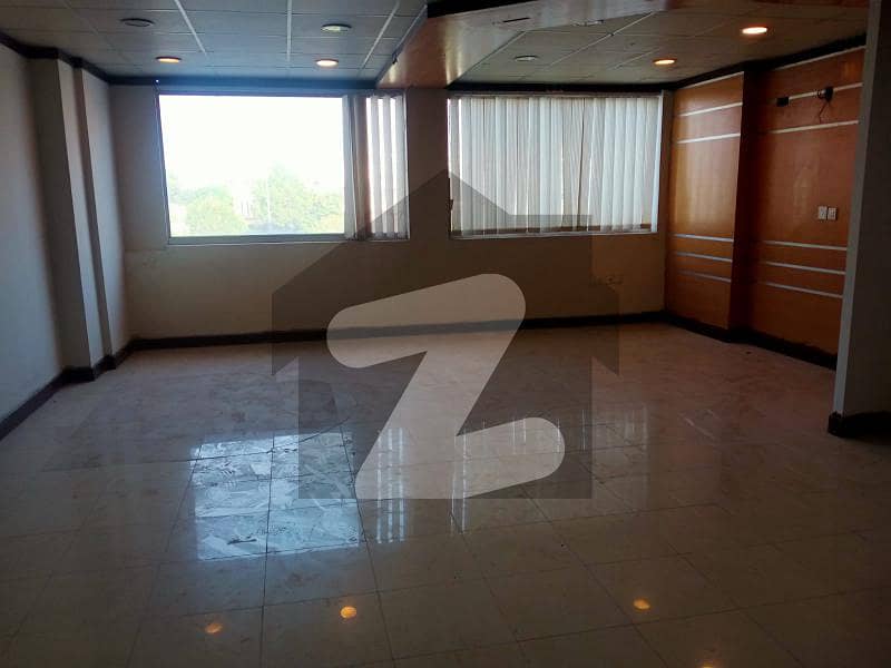 4 Marla Commercial Hall First Floor For Rent