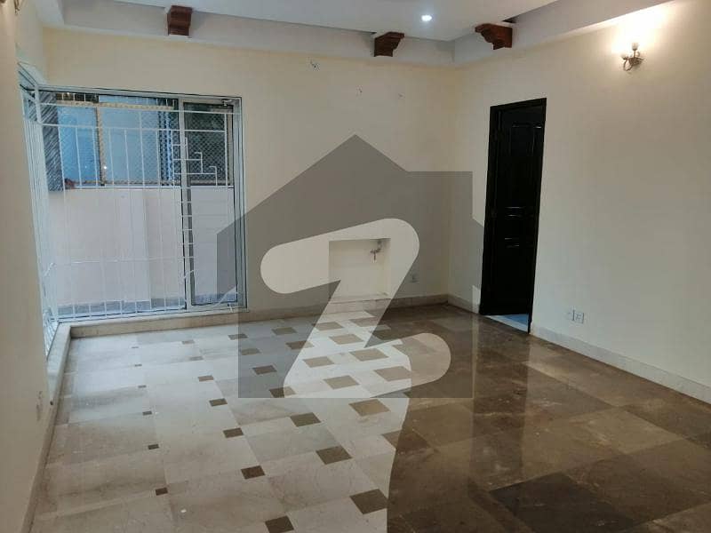 1 Kanal Full House Available For Rent In DHA PHASE 4