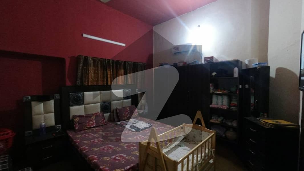 سمن آباد ۔ بلاک این سمن آباد لاہور میں 5 کمروں کا 14 مرلہ مکان 3.85 کروڑ میں برائے فروخت۔