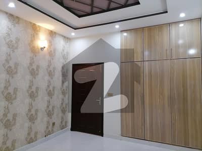 نشیمنِ اقبال فیز 2 نشیمنِ اقبال لاہور میں 5 کمروں کا 10 مرلہ مکان 88 ہزار میں کرایہ پر دستیاب ہے۔