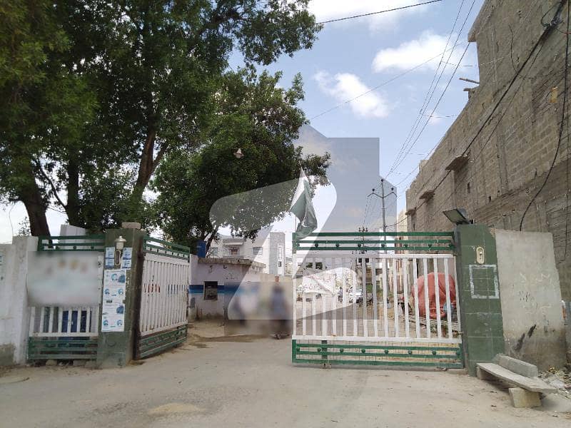 کراچی یونیورسٹی ہاؤسنگ سوسائٹی سکیم 33 کراچی میں 2 کمروں کا 3 مرلہ بالائی پورشن 60 لاکھ میں برائے فروخت۔