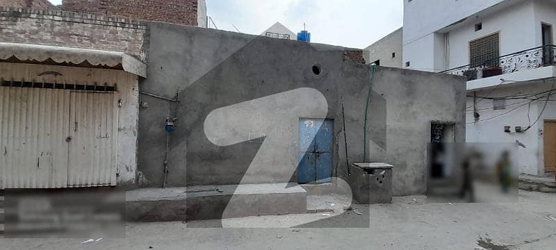 علامہ اقبال کالونی فیصل آباد میں 3 کمروں کا 3 مرلہ مکان 43 لاکھ میں برائے فروخت۔