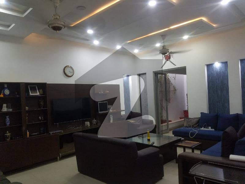 پیراگون سٹی - امپیریل1 بلاک پیراگون سٹی لاہور میں 4 کمروں کا 12 مرلہ مکان 4.2 کروڑ میں برائے فروخت۔