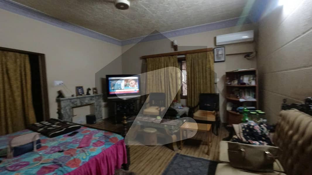 نیو لالہ زار راولپنڈی میں 7 کمروں کا 15 مرلہ مکان 3.85 کروڑ میں برائے فروخت۔