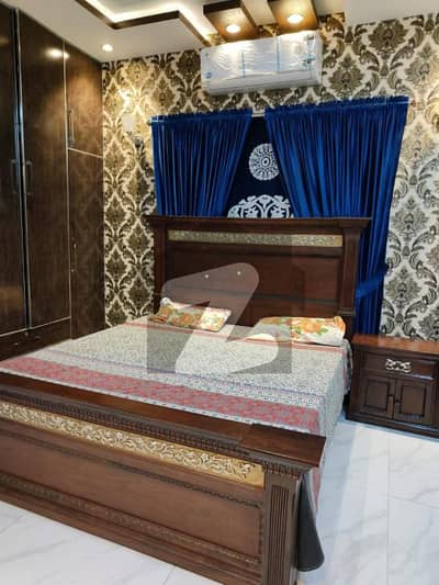 بحریہ ٹاؤن عمر بلاک بحریہ ٹاؤن سیکٹر B بحریہ ٹاؤن لاہور میں 5 کمروں کا 8 مرلہ مکان 1.8 لاکھ میں کرایہ پر دستیاب ہے۔