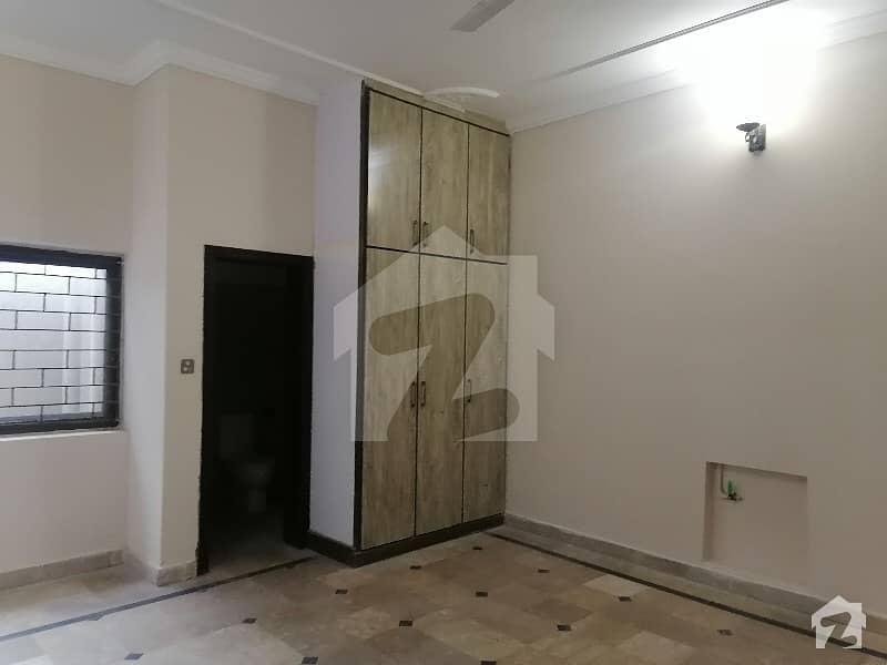 شاہین ٹاؤن فیز 2 شاہین ٹاؤن اسلام آباد میں 5 کمروں کا 15 مرلہ مکان 4 کروڑ میں برائے فروخت۔