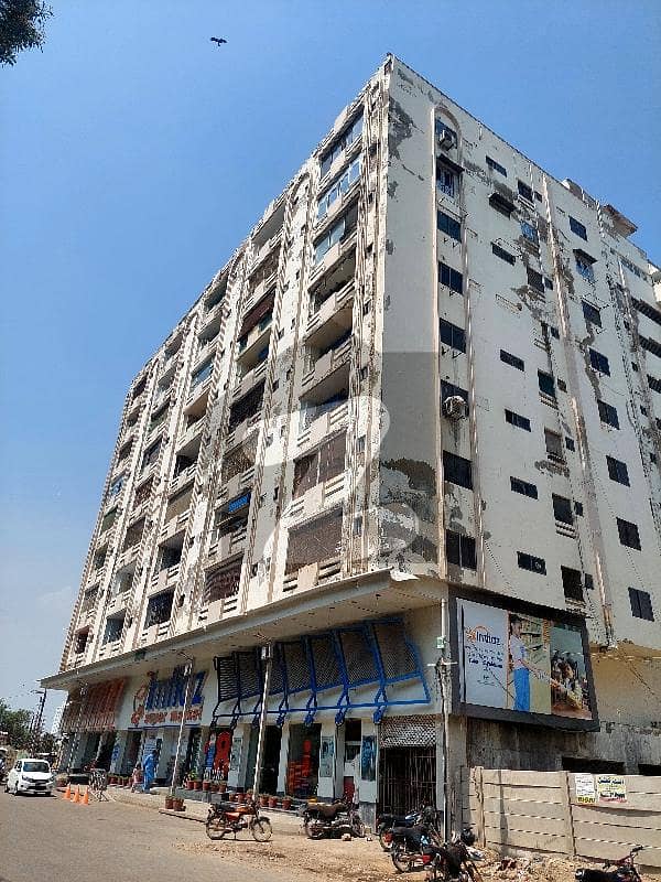 کلفٹن ۔ بلاک 4 کلفٹن کراچی میں 3 کمروں کا 7 مرلہ فلیٹ 1.85 کروڑ میں برائے فروخت۔