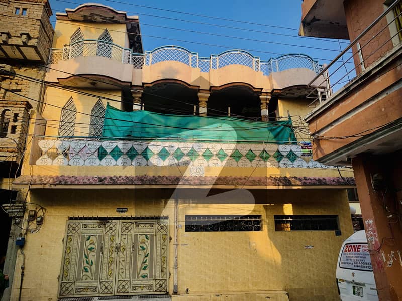 صادق آباد راولپنڈی میں 3 کمروں کا 7 مرلہ مکان 2 کروڑ میں برائے فروخت۔
