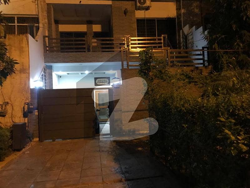 Upper Portion Of 5 Marla In G-6 For Rent