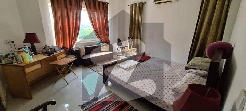 ڈی ایچ اے فیز 7 - بلاک ایکس فیز 7 ڈیفنس (ڈی ایچ اے) لاہور میں 7 کمروں کا 1 کنال مکان 7.1 کروڑ میں برائے فروخت۔