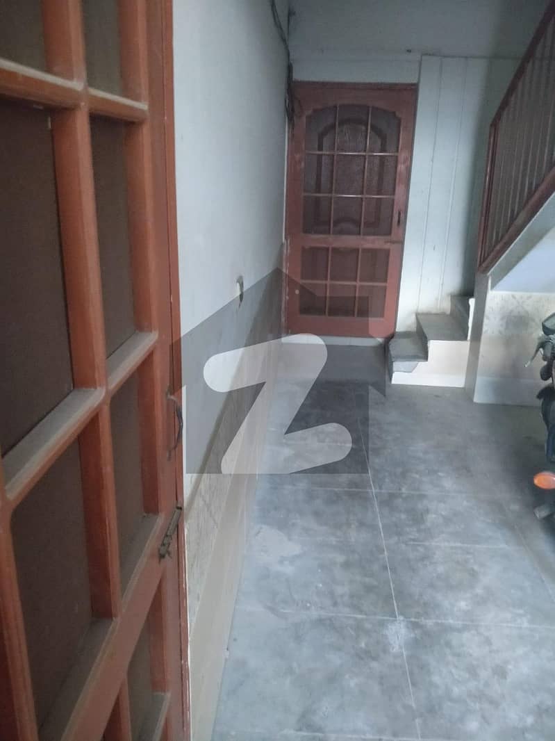 Centrally Located Lower Portion Available In Gulshan-e-Iqbal - Block 13 For rent