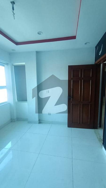 A 729 Square Feet Flat In Lahore Is On The Market For Rent