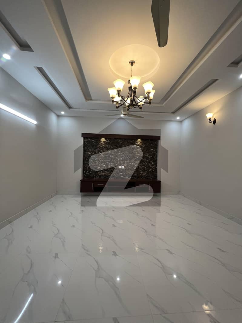 10 Marla Cornar House For Sale In G-13 Islamabad