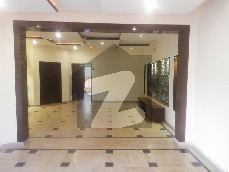27 MARLA LIKE A NEW UPPER PORTION FOR RENT IN SPRING BLOCK BAHRIA TOWN LAHORE