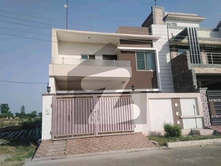 To sale You Can Find Spacious House In Khayaban-e-Naveed