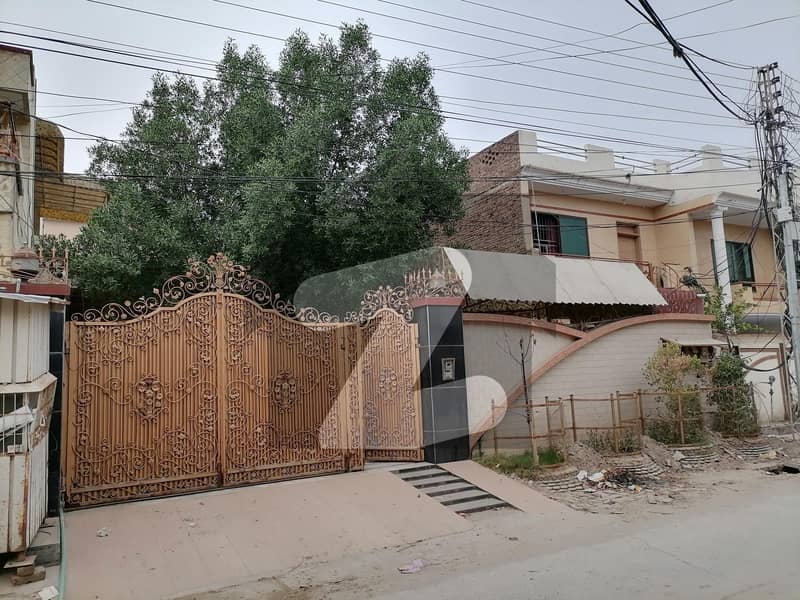 In Khayaban-e-Sadiq 1 Kanal House For sale