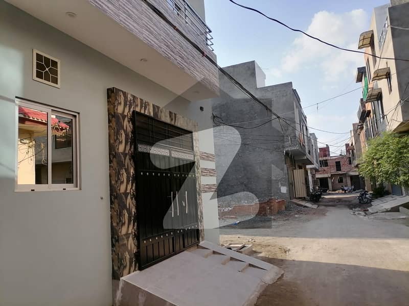 پی سی ایس آئی آر سٹاف کالونی لاہور میں 3 کمروں کا 2 مرلہ مکان 70 لاکھ میں برائے فروخت۔