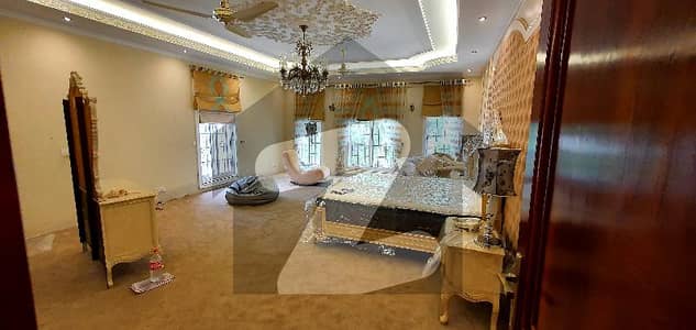 ایف ۔ 7 اسلام آباد میں 6 کمروں کا 1.24 کنال مکان 34 کروڑ میں برائے فروخت۔