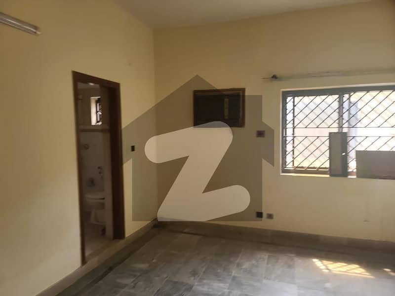 533 Square Yards House Available For Sale In F-8/1, Islamabad