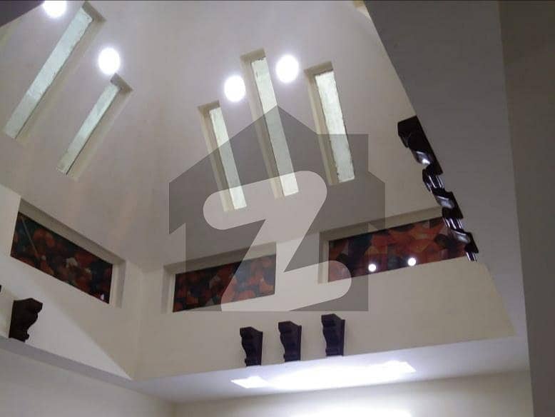 خیابان کالونی 2 فیصل آباد میں 4 کمروں کا 6 مرلہ مکان 1.25 کروڑ میں برائے فروخت۔
