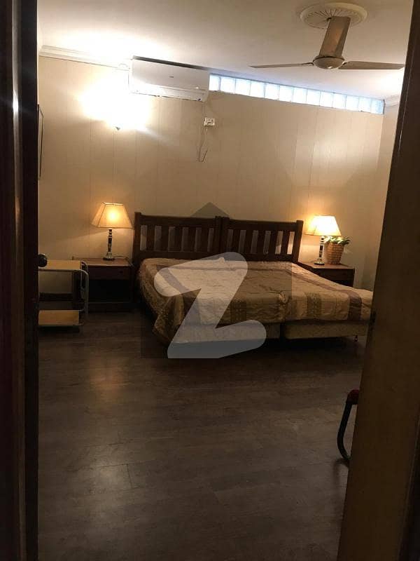 FULLY FURNISHED 01 BEDROOM WITH BATH IN BASEMENT ONLY FOR FEMALE FOR RENT