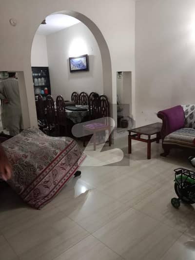علامہ اقبال ٹاؤن ۔ مہران بلاک علامہ اقبال ٹاؤن لاہور میں 4 کمروں کا 10 مرلہ مکان 2.6 کروڑ میں برائے فروخت۔