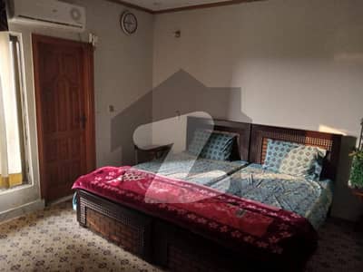 روشن ہائیٹس گلبرگ گرینز گلبرگ اسلام آباد میں 2 کمروں کا 4 مرلہ فلیٹ 1.2 کروڑ میں برائے فروخت۔