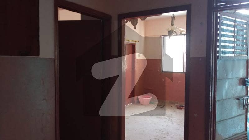 پنجاب کالونی کراچی میں 3 کمروں کا 4 مرلہ فلیٹ 15 لاکھ میں برائے فروخت۔