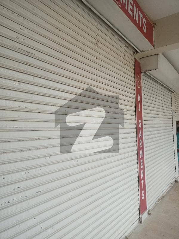 گوہر گرین سٹی کراچی میں 1 مرلہ دکان 16 ہزار میں کرایہ پر دستیاب ہے۔