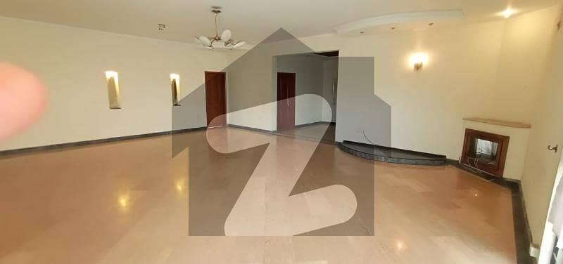 Grand 2 Kanal Full Bungalow Available For Rent