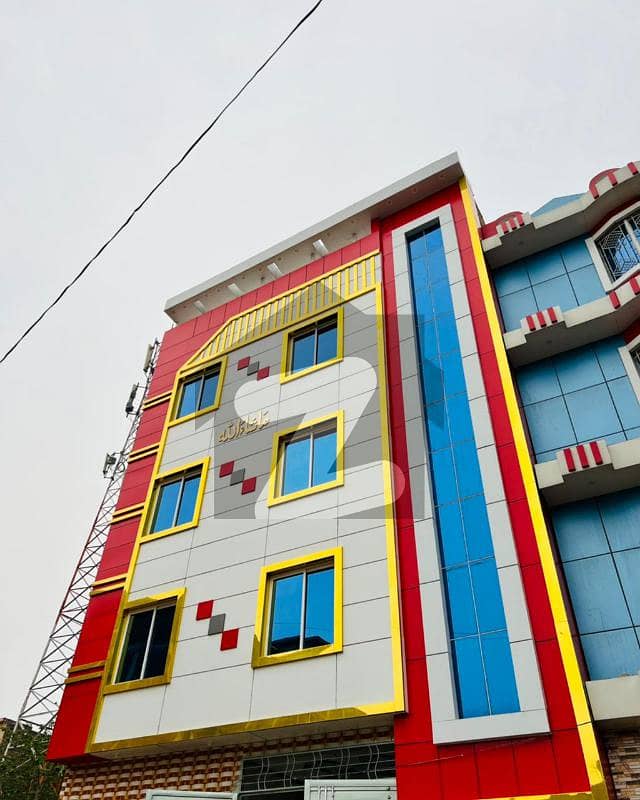 ڈلا زیک روڈ پشاور میں 11 کمروں کا 6 مرلہ عمارت 4.6 کروڑ میں برائے فروخت۔