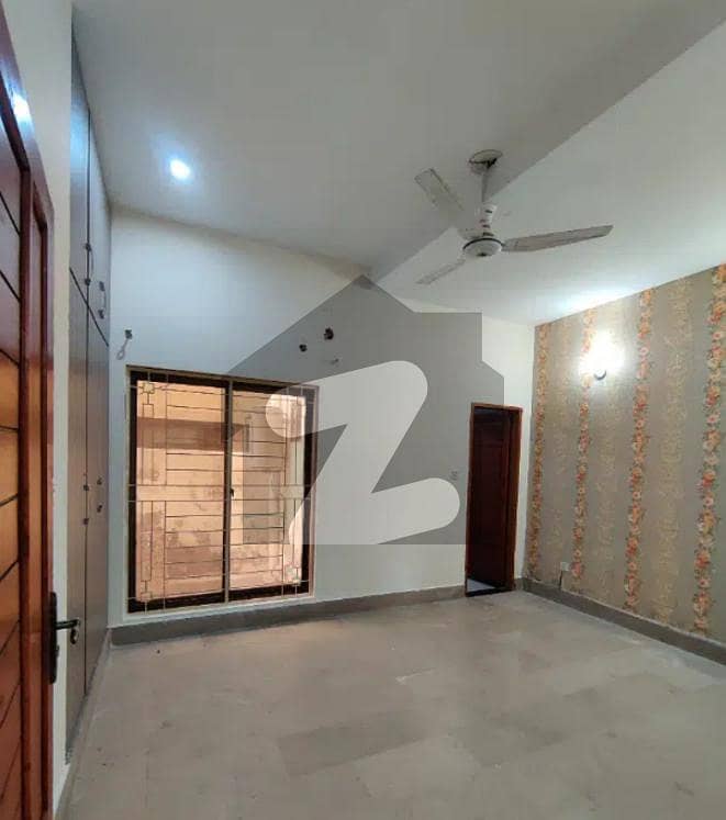 Vip Beautiful 5 Marla Lower Portion Available For Rent In Sabzazar J Block Lahore First Come First Take.