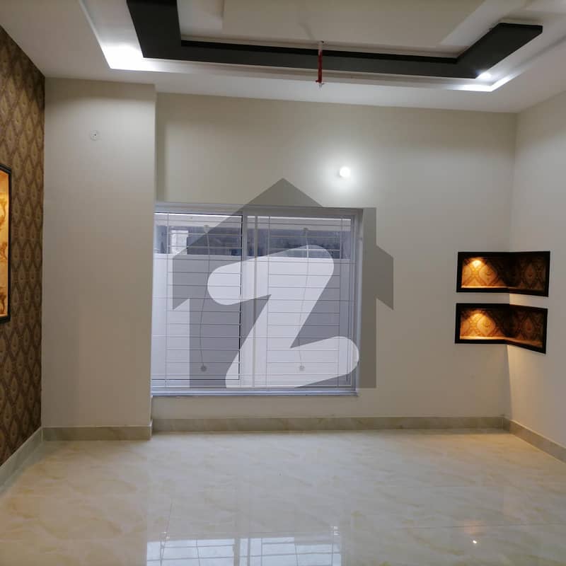 Good 10 Marla House For sale In Jeewan City - Phase 2