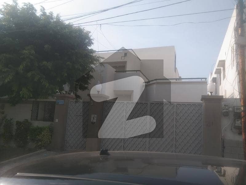 ڈی او ایچ ایس فیز 1 ملیر کنٹونمنٹ کینٹ کراچی میں 7 کمروں کا 3 مرلہ مکان 1.05 کروڑ میں برائے فروخت۔