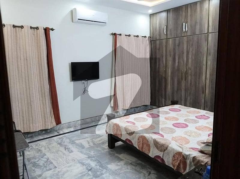 ویلینشیاء ۔ بلاک ایل1 ویلینشیاء ہاؤسنگ سوسائٹی لاہور میں 5 کمروں کا 15 مرلہ مکان 1.8 لاکھ میں کرایہ پر دستیاب ہے۔
