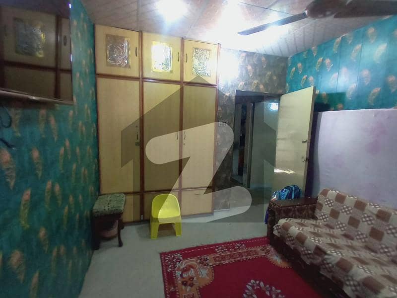 ریواز گارڈن لاہور میں 2 کمروں کا 2 مرلہ فلیٹ 28 لاکھ میں برائے فروخت۔