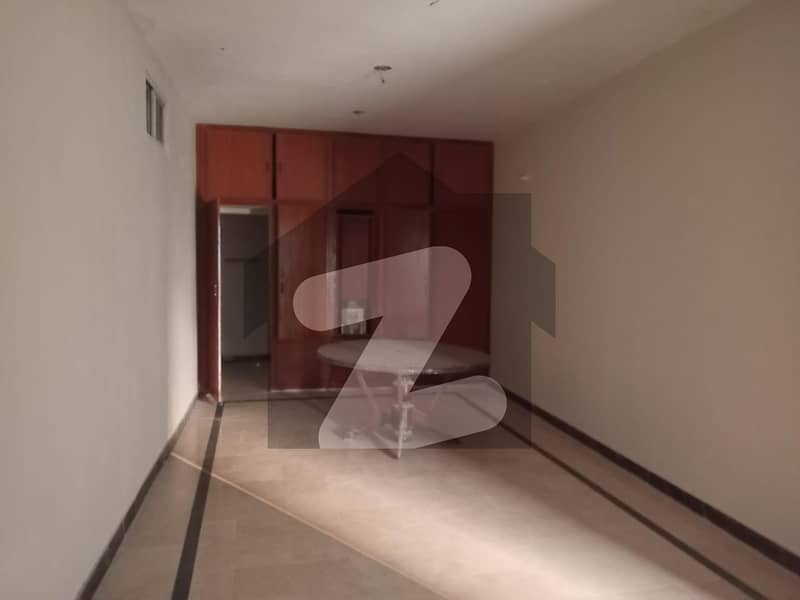 6 Marla House Available For rent In New Lalazar