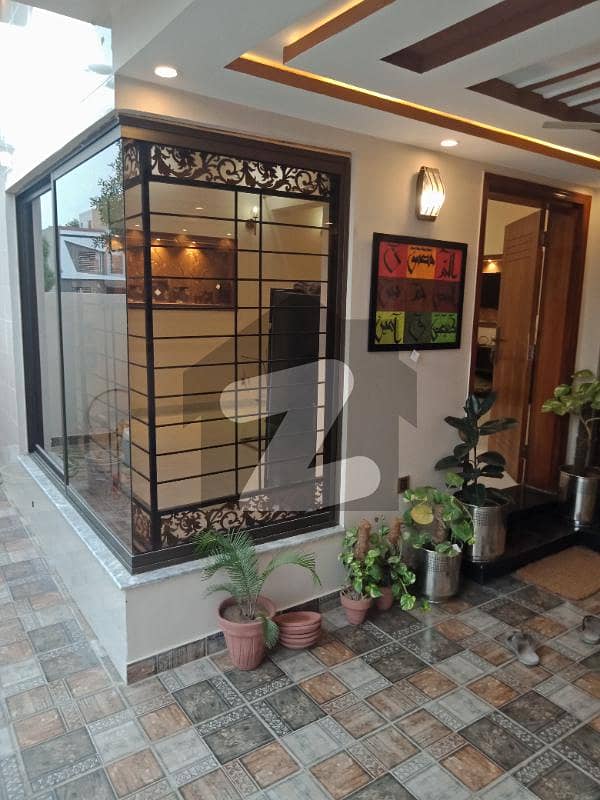 سکھ چین گارڈنز ۔ بلاک اے سکھ چین گارڈنز لاہور میں 5 کمروں کا 1.15 کنال مکان 6.5 کروڑ میں برائے فروخت۔