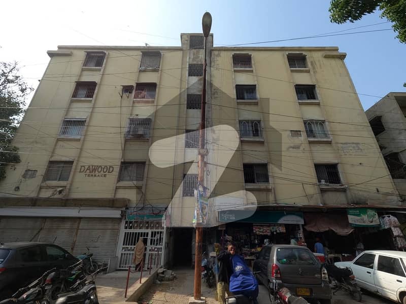 A Flat Of 1400 Square Feet In Rs. 10,000,000 GulshaneIqbal Block 6
