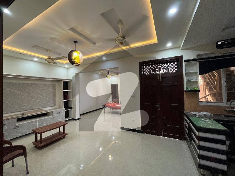 کاہنہ پل اسلام آباد میں 5 کمروں کا 5 مرلہ مکان 1.4 لاکھ میں کرایہ پر دستیاب ہے۔